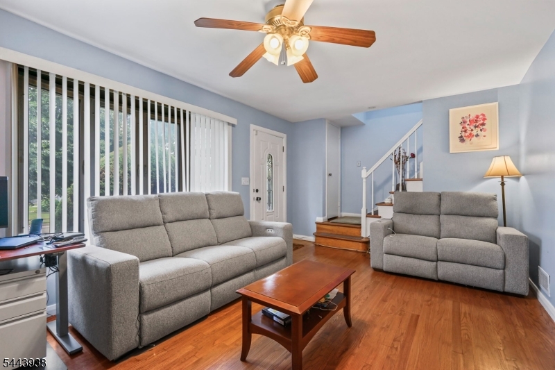 57 Ivanhoe Terrace Bloomfield, NJ 07003 - Photo 6 of 37