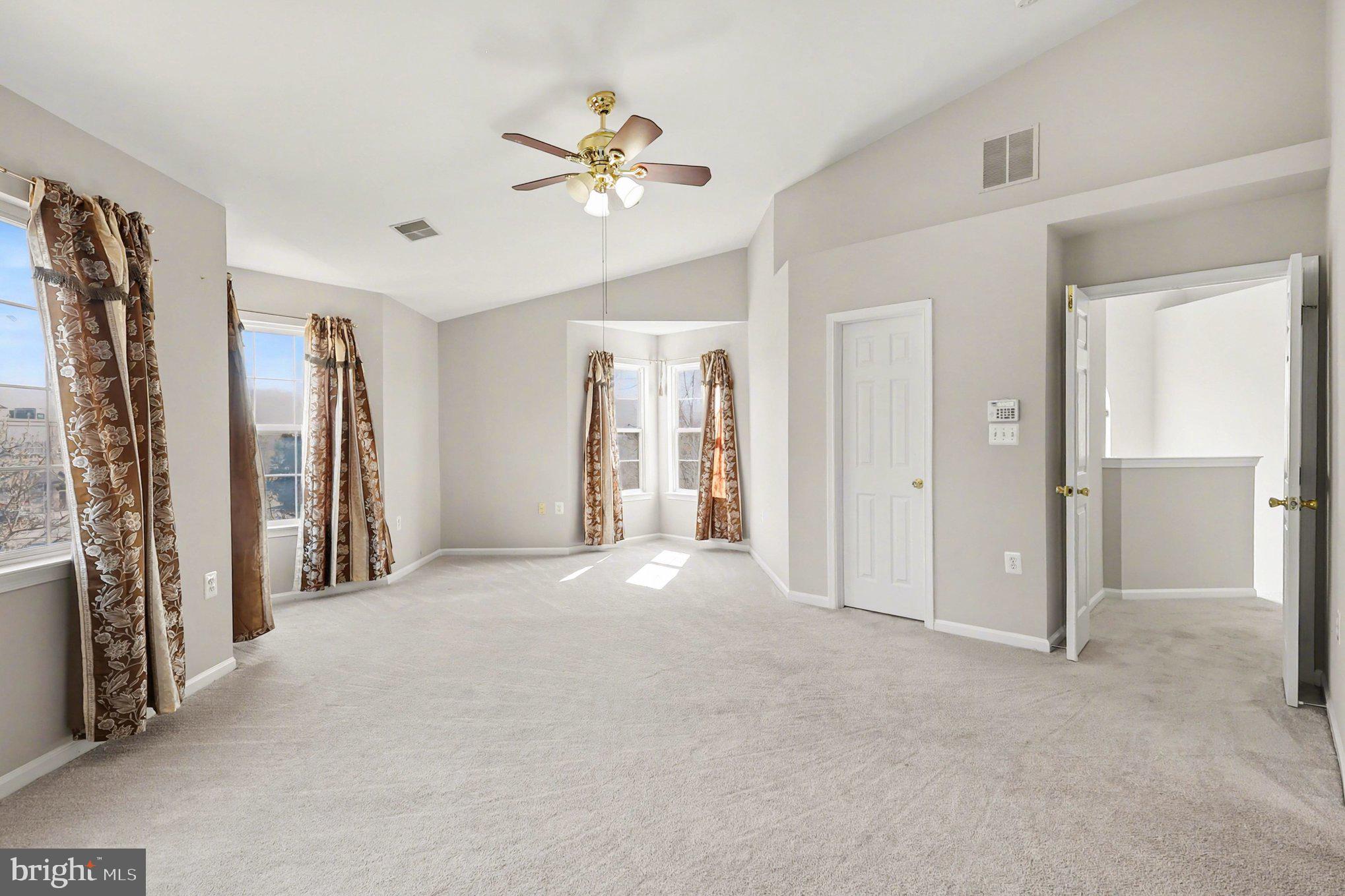 21512 Tamarack Ridge Square Sterling, VA 20164 - Photo 6 of 18