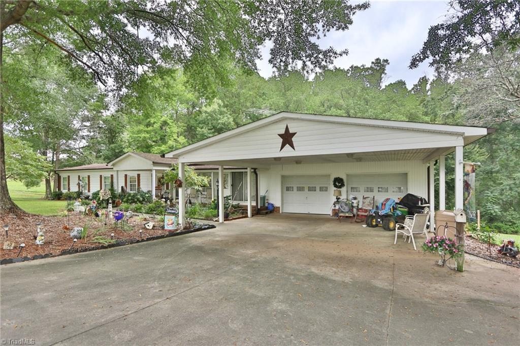 2224 E Road Walnut Cove, NC 27052 - Photo 2 of 22