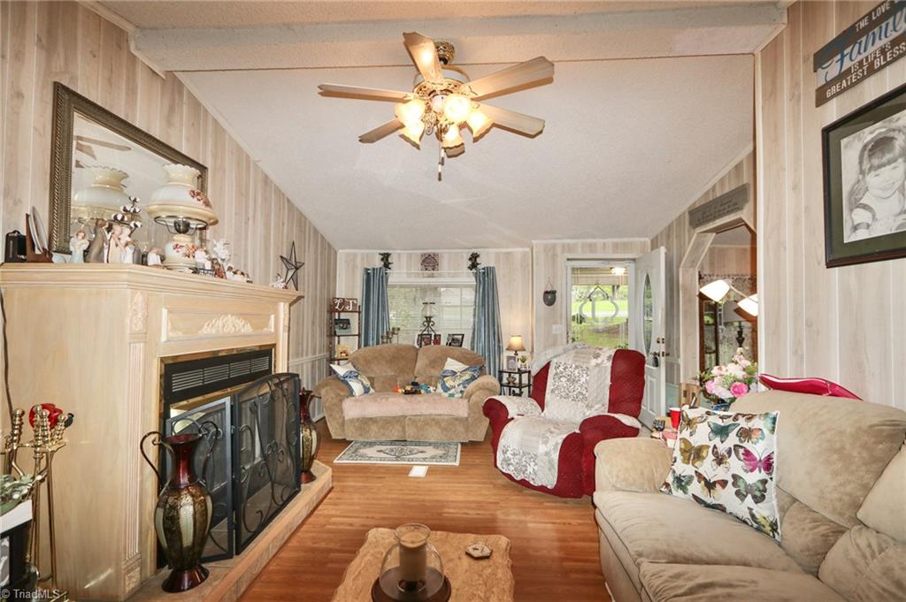 2224 E Road Walnut Cove, NC 27052 - Photo 4 of 22
