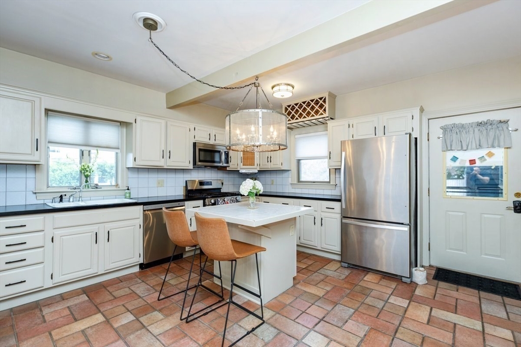24 Pond Street, Unit 1 Marblehead, MA 01945 - Photo 6 of 40