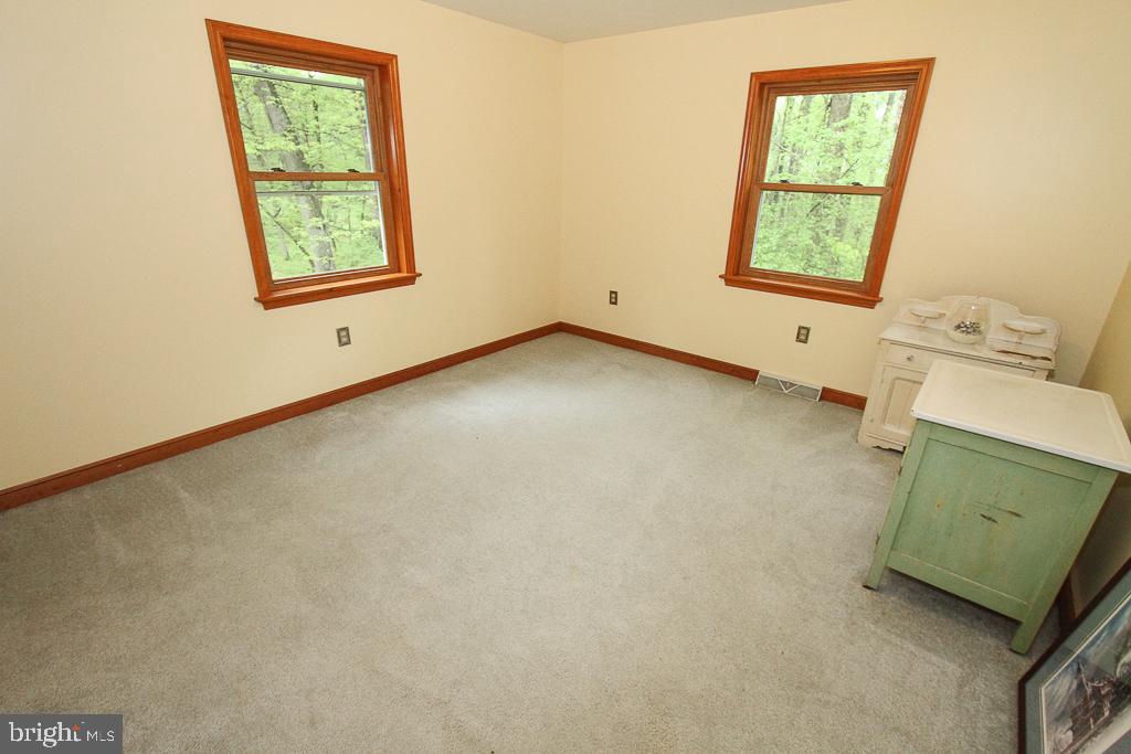 609 Weaver Road Morgantown, PA 19543 - Photo 17 of 46 4th bedroom that could be a master bath