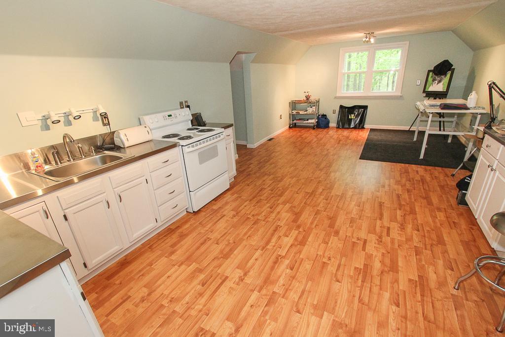 609 Weaver Road Morgantown, PA 19543 - Photo 20 of 46 bonus room over garage