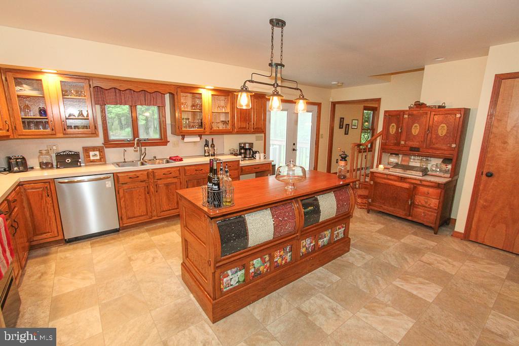 609 Weaver Road Morgantown, PA 19543 - Photo 9 of 46 kitchen with awesome island