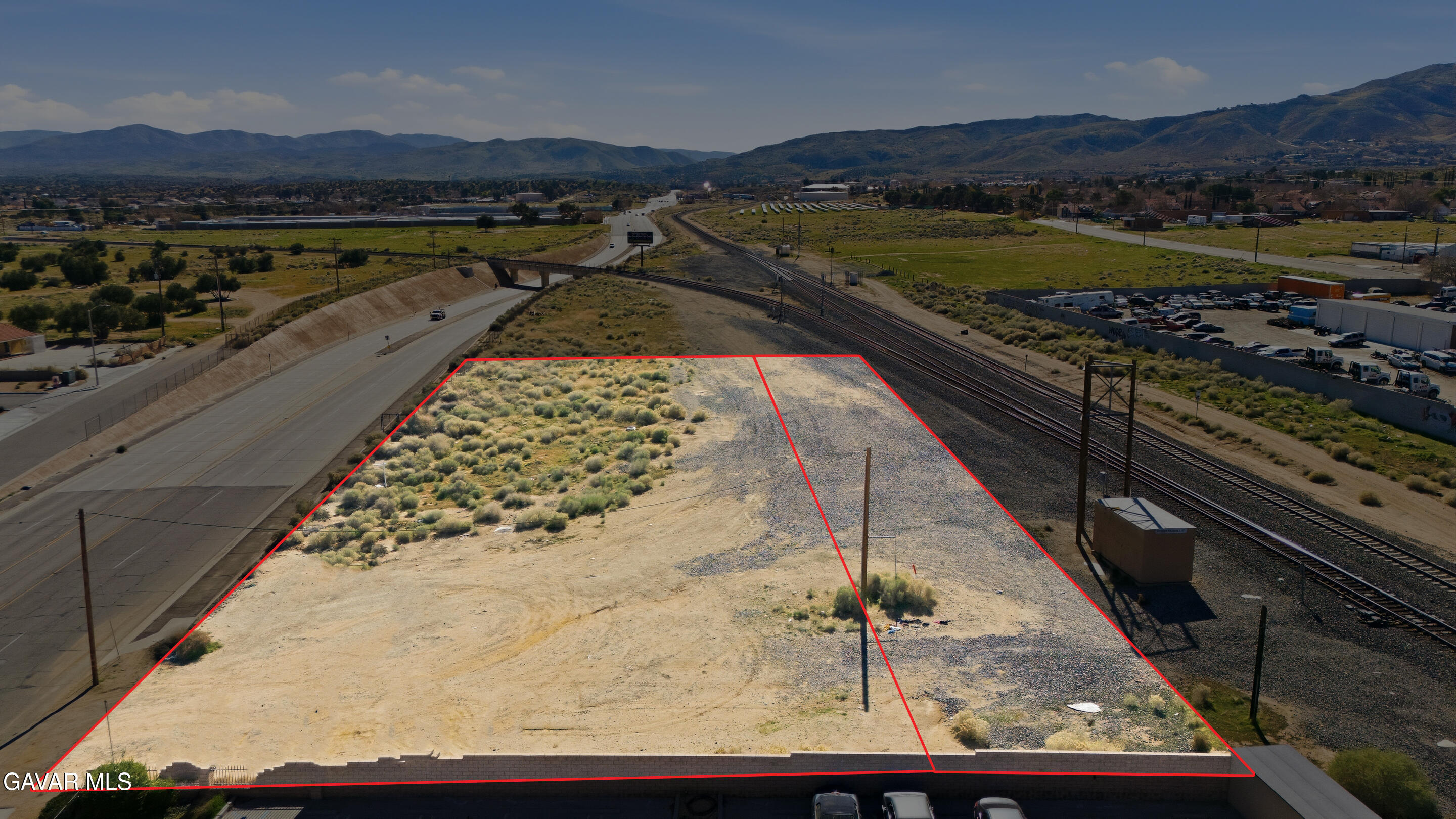 Sierra Highway, Unit R4 Palmdale, CA 93550 - Photo 2 of 23 a view of a sky from a balcony