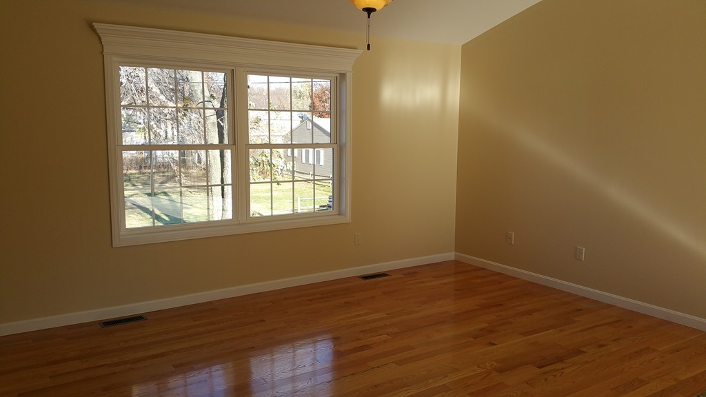 49 Mount Vernon Road Chicopee, MA 01013 - Photo 10 of 30 Gallery Image 10
