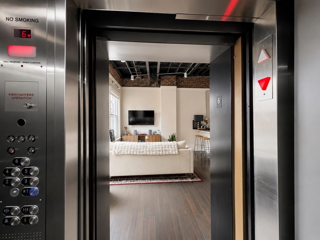 281 Franklin Street, Unit 609 Boston, MA 02110 - Photo 2 of 13