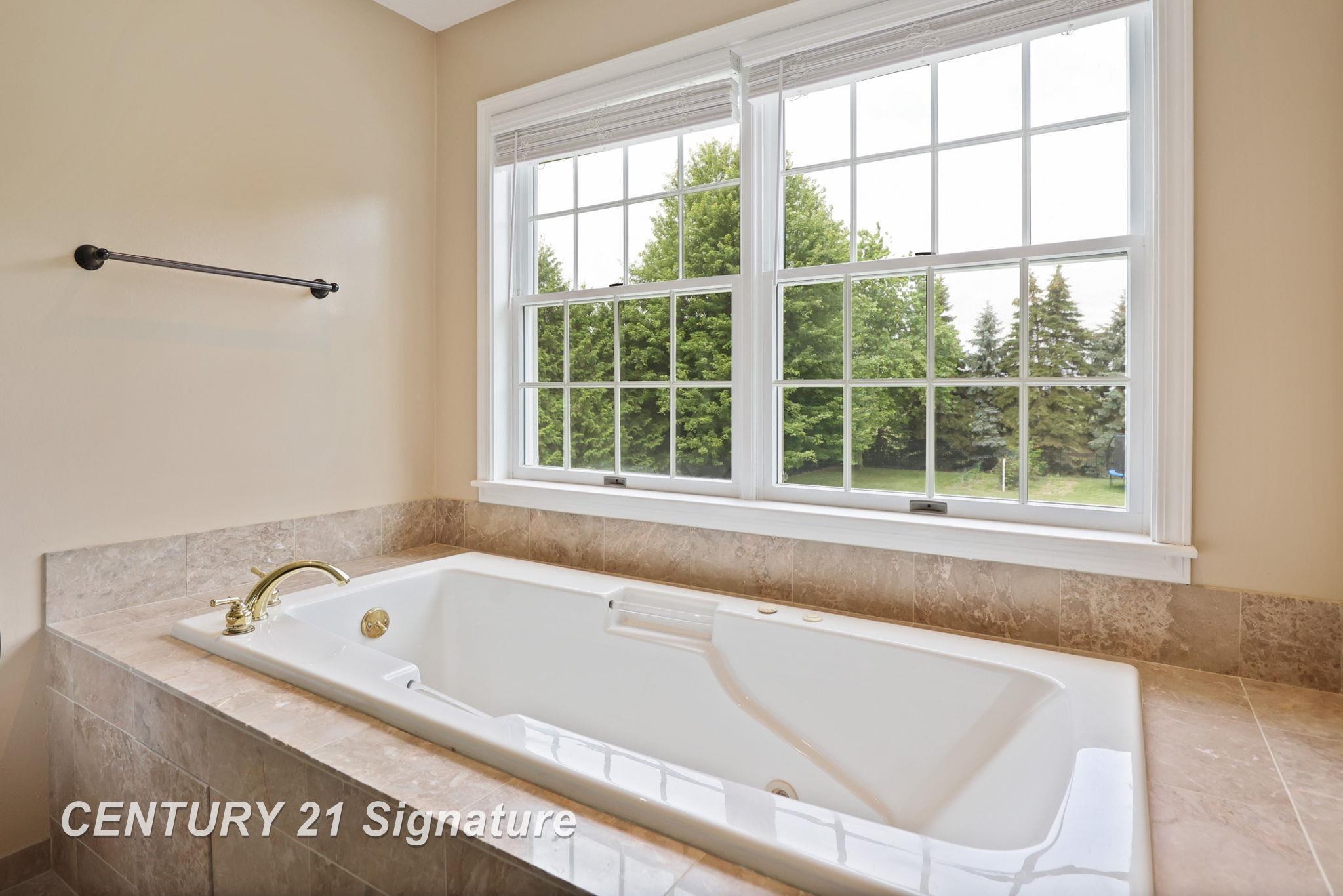 4111 Autumn Ridge Saginaw, MI 48603 - Photo 35 of 76 50182381-67c6e34a-76c1-4a26-915a-b459fb96ff51.JPG