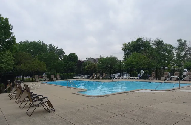 $264,900 | 350 Plum Creek Drive, Unit 206, Wheeling, IL 60090