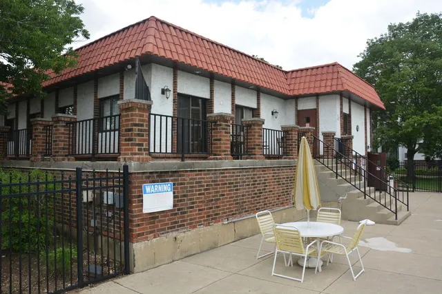 $264,900 | 350 Plum Creek Drive, Unit 206, Wheeling, IL 60090