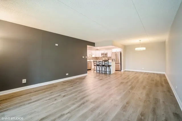 $264,900 | 350 Plum Creek Drive, Unit 206, Wheeling, IL 60090