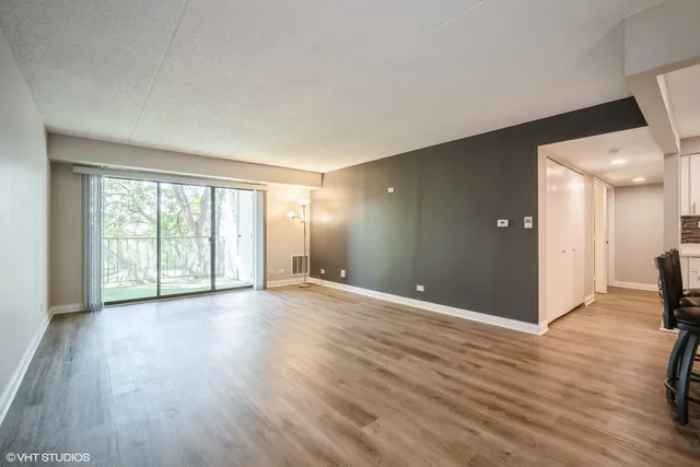 $264,900 | 350 Plum Creek Drive, Unit 206, Wheeling, IL 60090