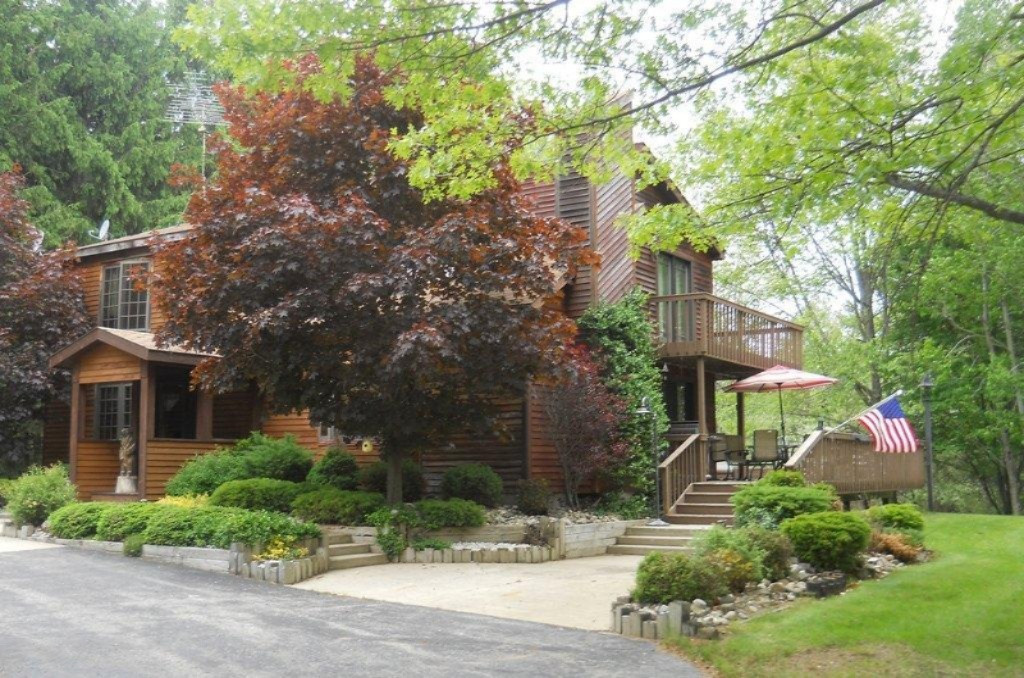 4074 Red Apple Road Manistee, MI 49660 - Photo 2 of 21 DSCN3840