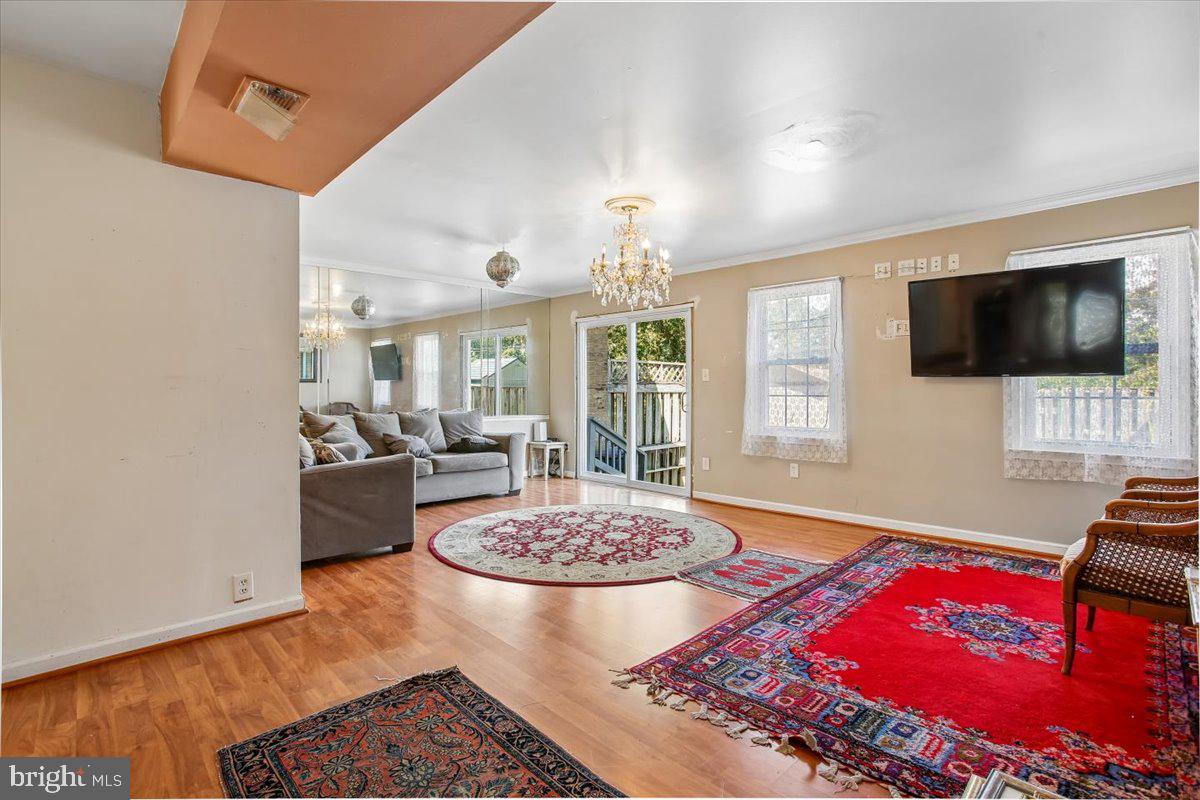 7790 Euclid Way Springfield, VA 22153 - Photo 2 of 27 Gallery Image 2