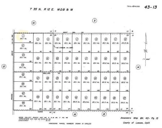 a picture of a black and white wall