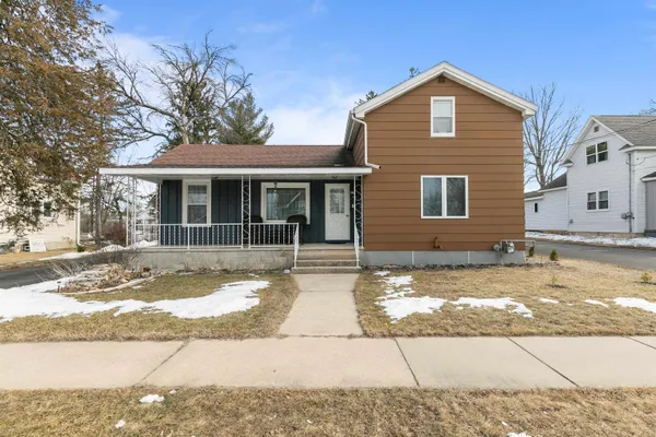 $189,900 | 416 South Farmer Street, Princeton, WI 54968