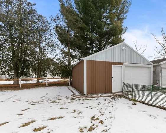 $189,900 | 416 South Farmer Street, Princeton, WI 54968