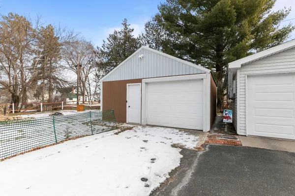$189,900 | 416 South Farmer Street, Princeton, WI 54968