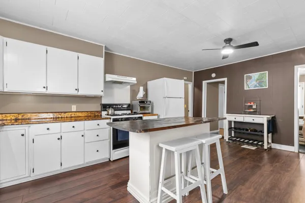 $189,900 | 416 South Farmer Street, Princeton, WI 54968