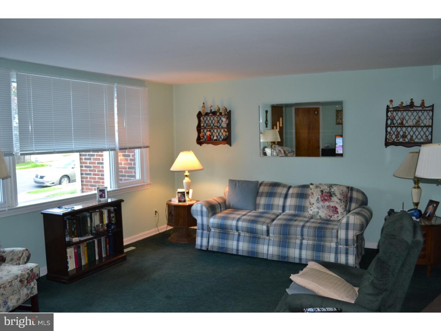 2988 Oklahoma Road Willow Grove, PA 19090 - Photo 3 of 17 Living Room