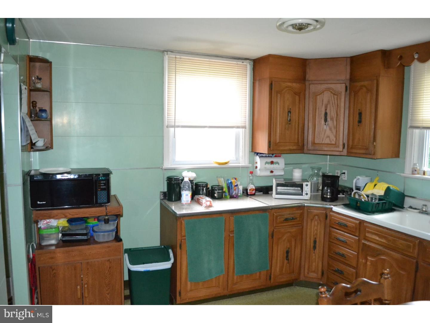 2988 Oklahoma Road Willow Grove, PA 19090 - Photo 6 of 17 Kitchen