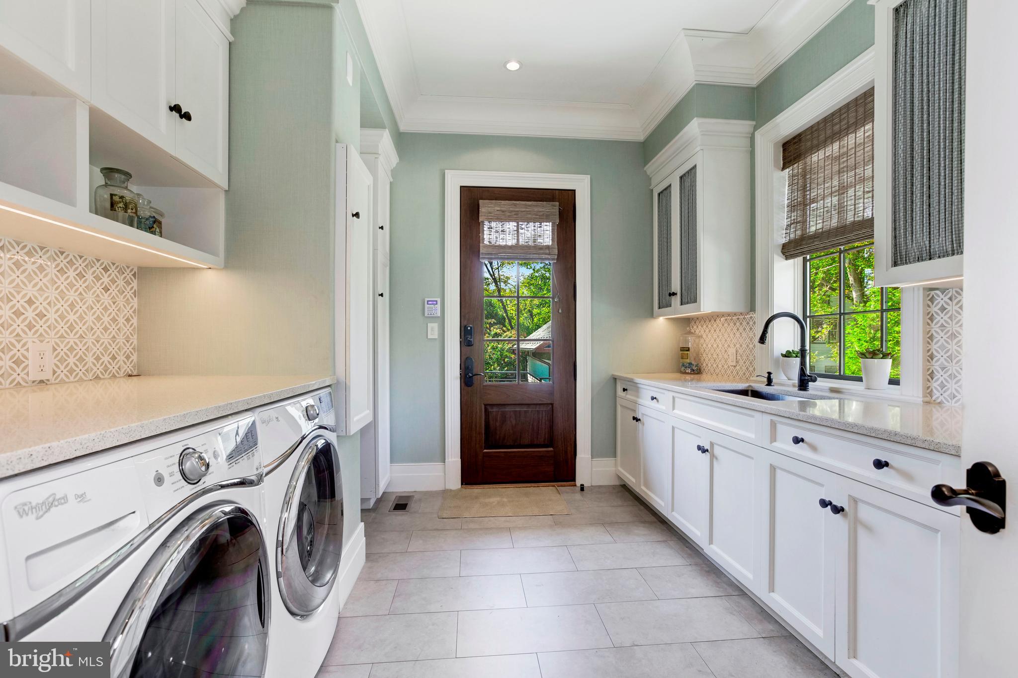 7124 Fairfax Road Bethesda, MD 20814 - Photo 20 of 50 Mudroom/Laundry Room