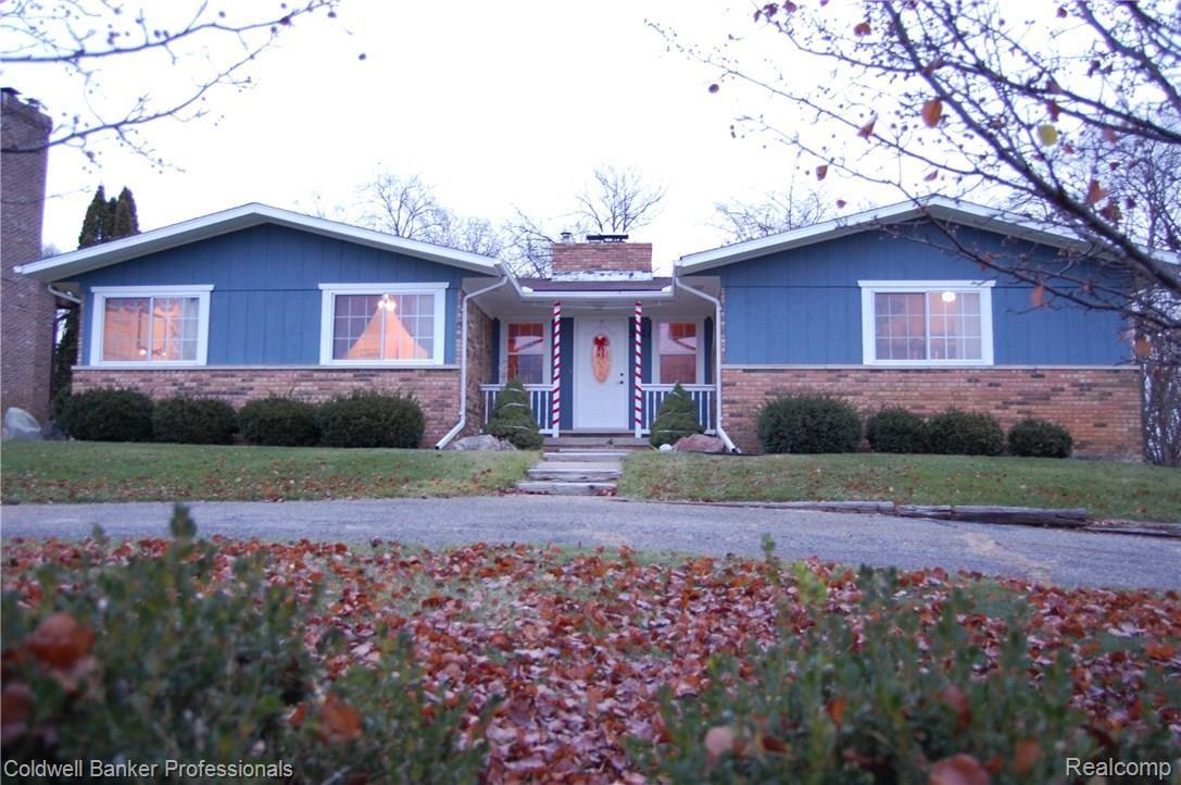 5417 Greenfield Road Brighton, MI 48114 - Photo 1 of 45 DSC_0061.JPG