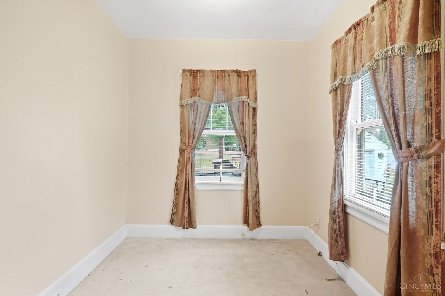 4403 Clifford Road Deer Park, OH 45236 - Photo 23 of 39 Gallery Image 23
