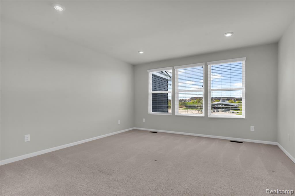 313 Strawberry Drive Rochester, MI 48307 - Photo 15 of 31