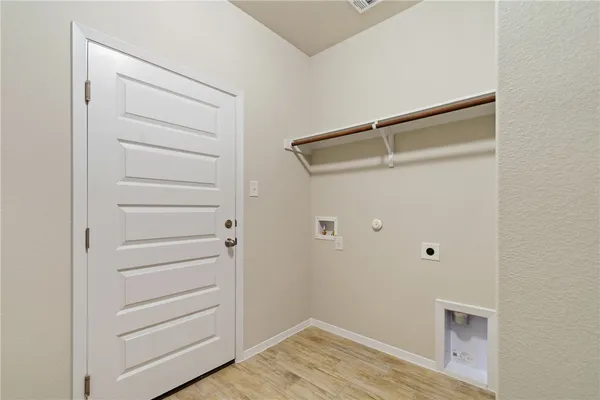 $2,295 | 3704 Stillwood Lane, Lago Vista, TX 78645