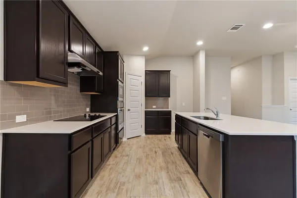 $2,295 | 3704 Stillwood Lane, Lago Vista, TX 78645