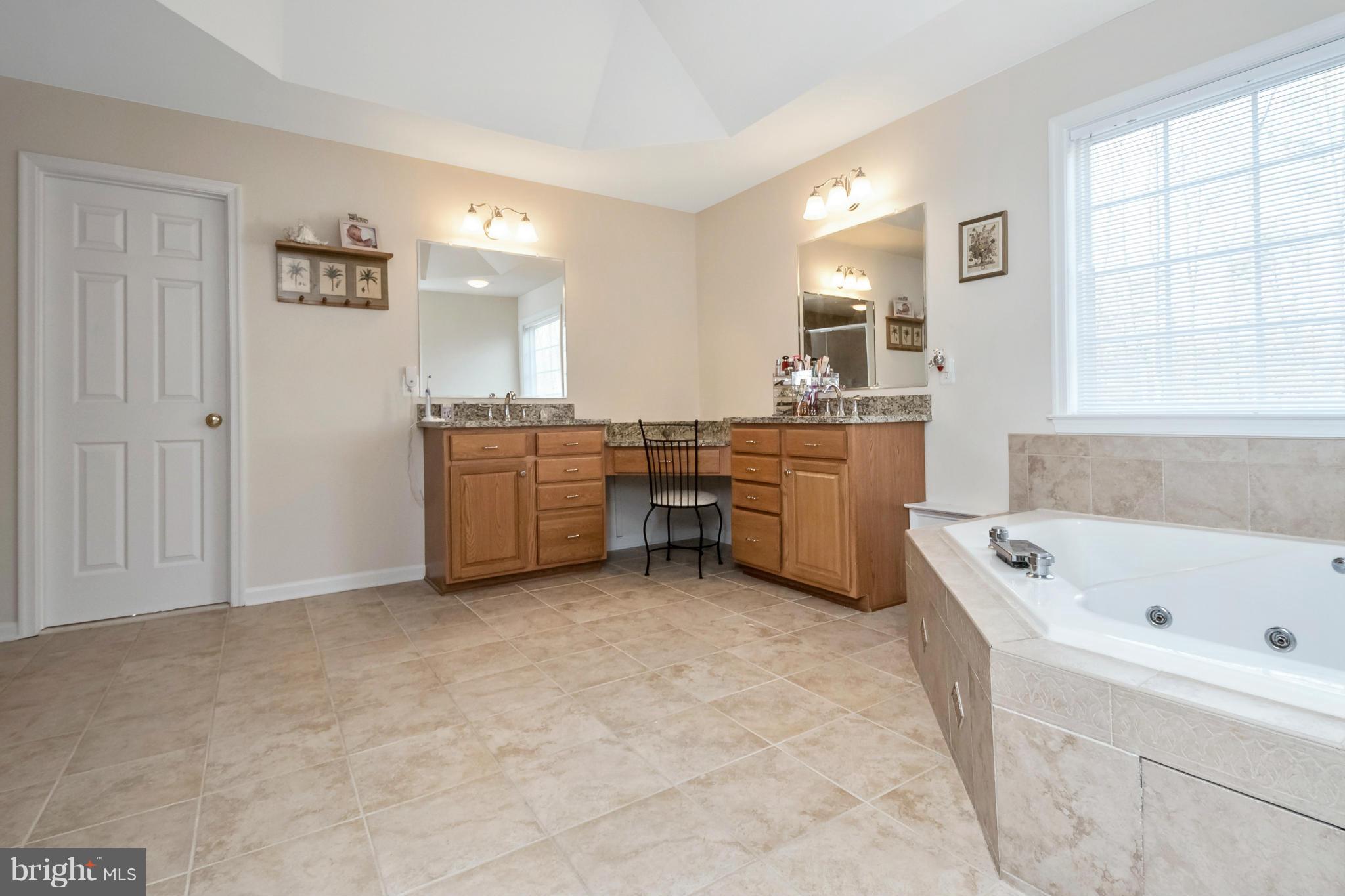 13985 Round Hill Road King George, VA 22485 - Photo 19 of 30 Bath (Master)