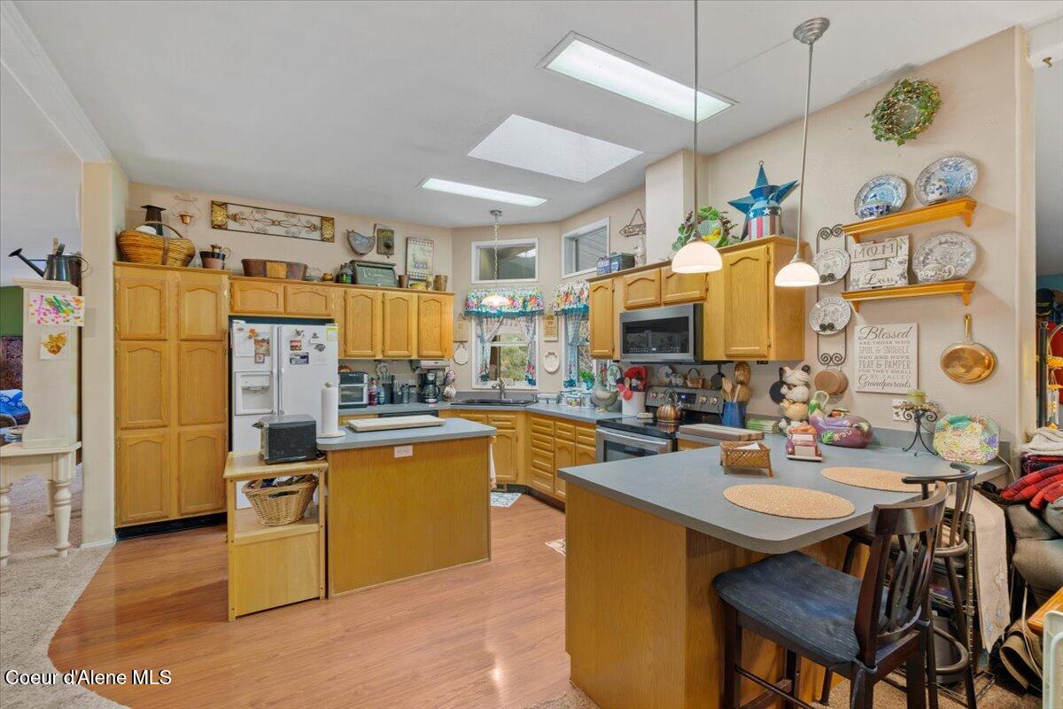 9864 Bottle Bay Road Sagle, ID 83860 - Photo 13 of 35 13-Kitchen