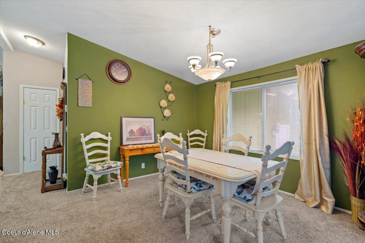 9864 Bottle Bay Road Sagle, ID 83860 - Photo 10 of 35 10-Dining