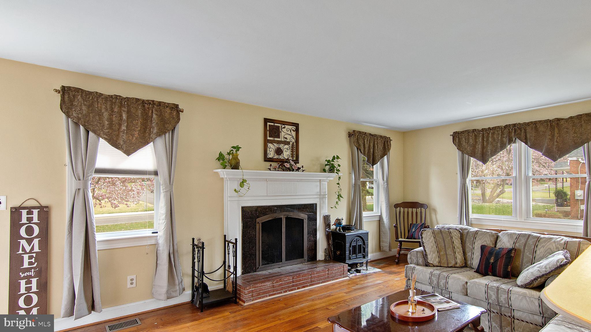 4525 Henderson Road Temple Hills, MD 20748 - Photo 5 of 46 Hardwood floors tons of natural lighting