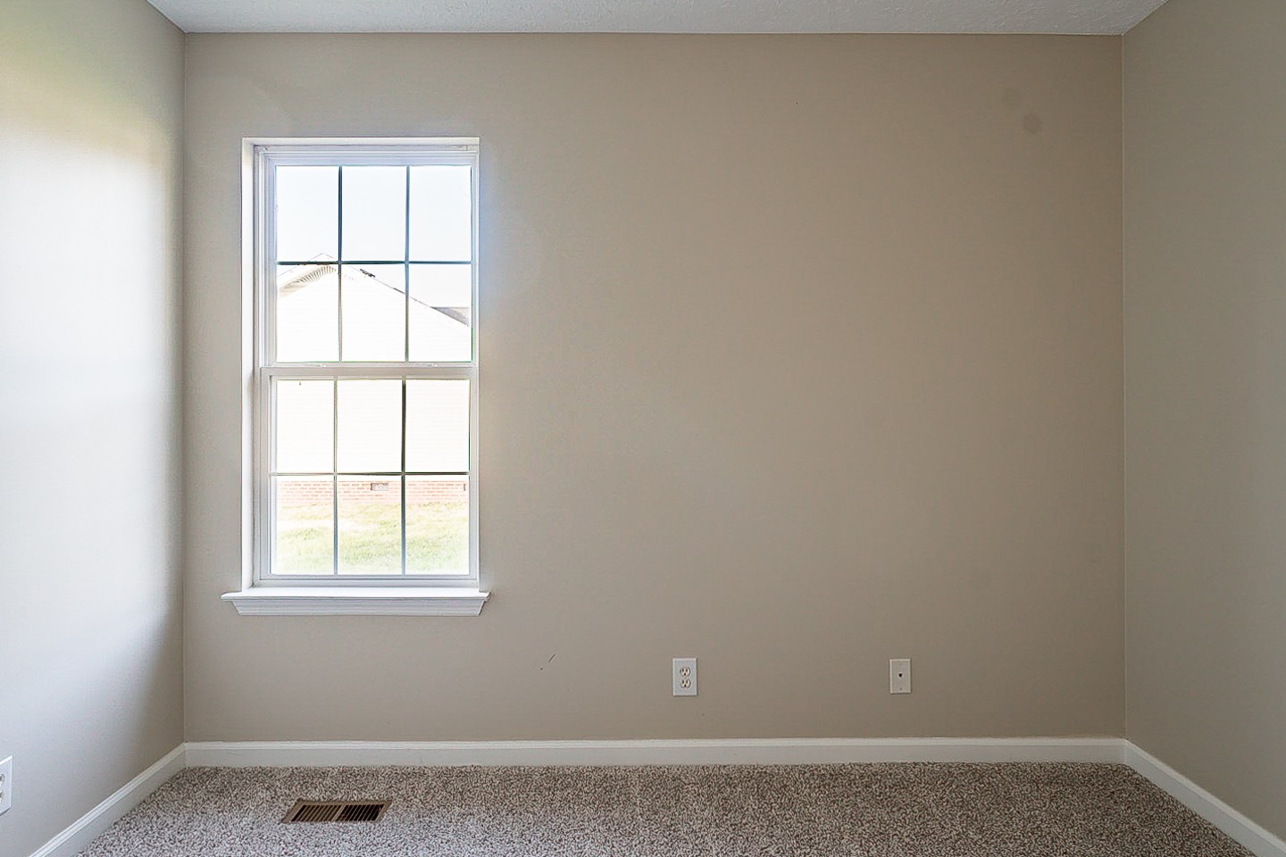 85 Blue Well Road Lebanon, TN 37090 - Photo 15 of 27 an empty room with a window