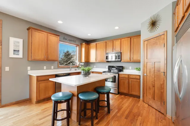 $525,000 | 20621 Fruitwood Path, Lakeville, MN 55044