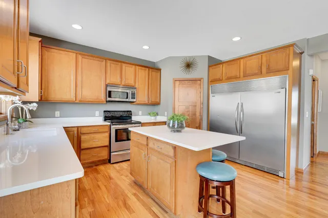 $525,000 | 20621 Fruitwood Path, Lakeville, MN 55044