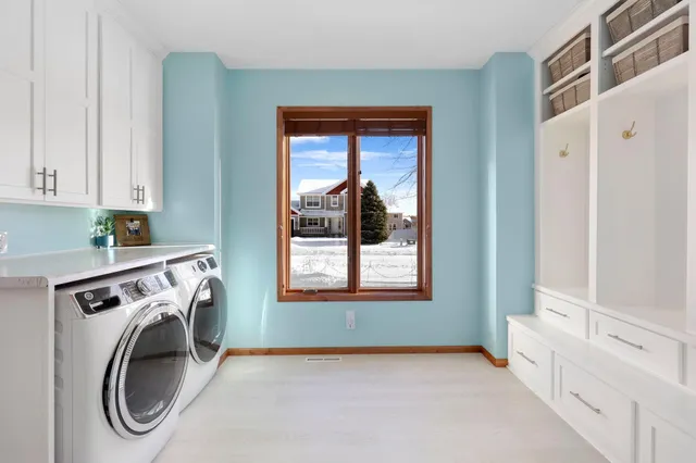 $525,000 | 20621 Fruitwood Path, Lakeville, MN 55044