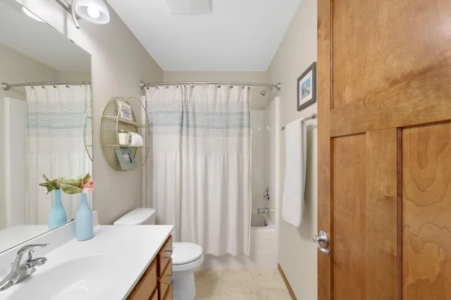 $525,000 | 20621 Fruitwood Path, Lakeville, MN 55044