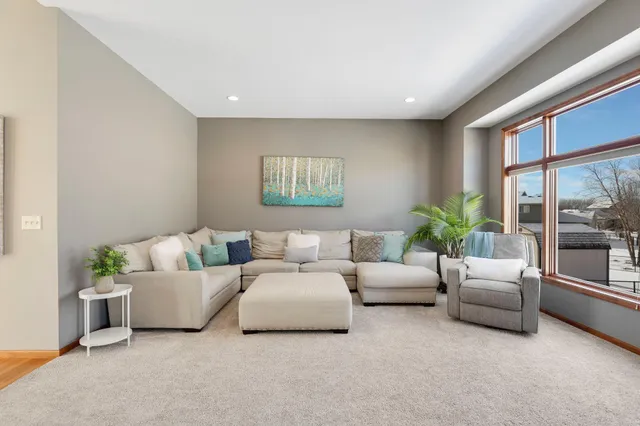 $525,000 | 20621 Fruitwood Path, Lakeville, MN 55044