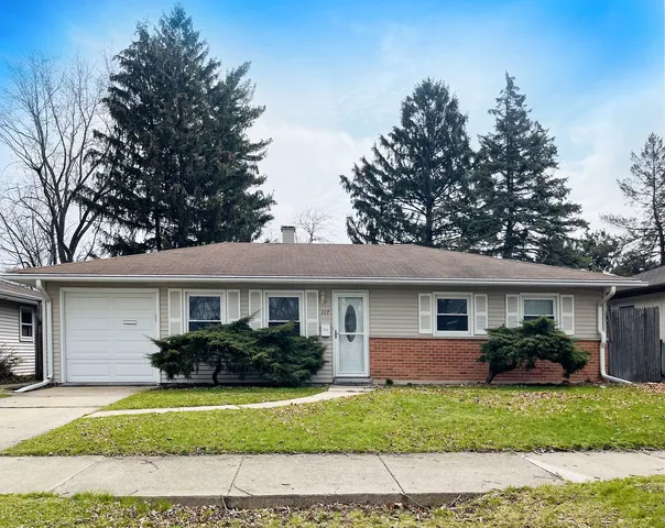 $2,600 | 117 Wilshire Drive, Wheeling, IL 60090