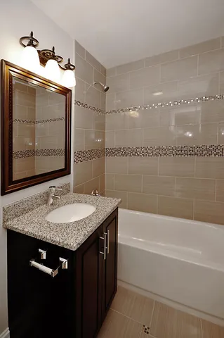 $2,600 | 117 Wilshire Drive, Wheeling, IL 60090