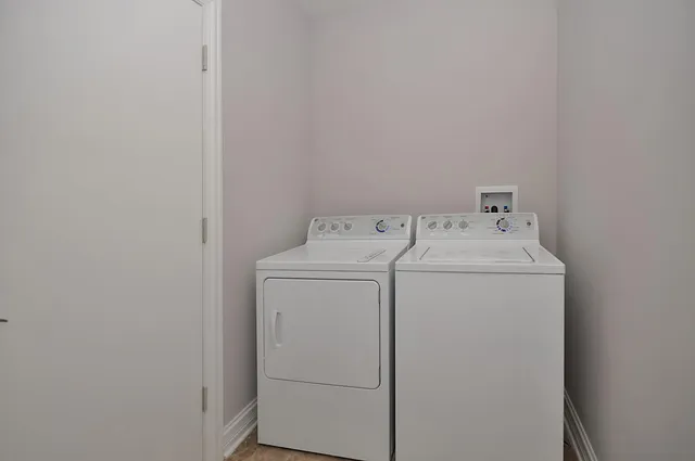 $2,600 | 117 Wilshire Drive, Wheeling, IL 60090