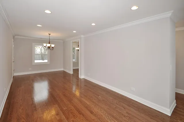 $2,600 | 117 Wilshire Drive, Wheeling, IL 60090