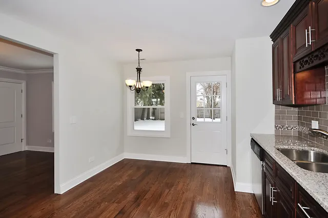 $2,600 | 117 Wilshire Drive, Wheeling, IL 60090