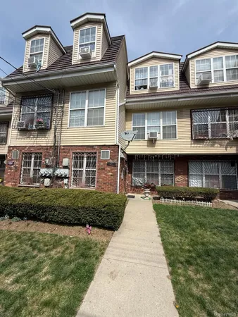 $625,000 | 108-23 160th Street, Unit 23B | South Side Park