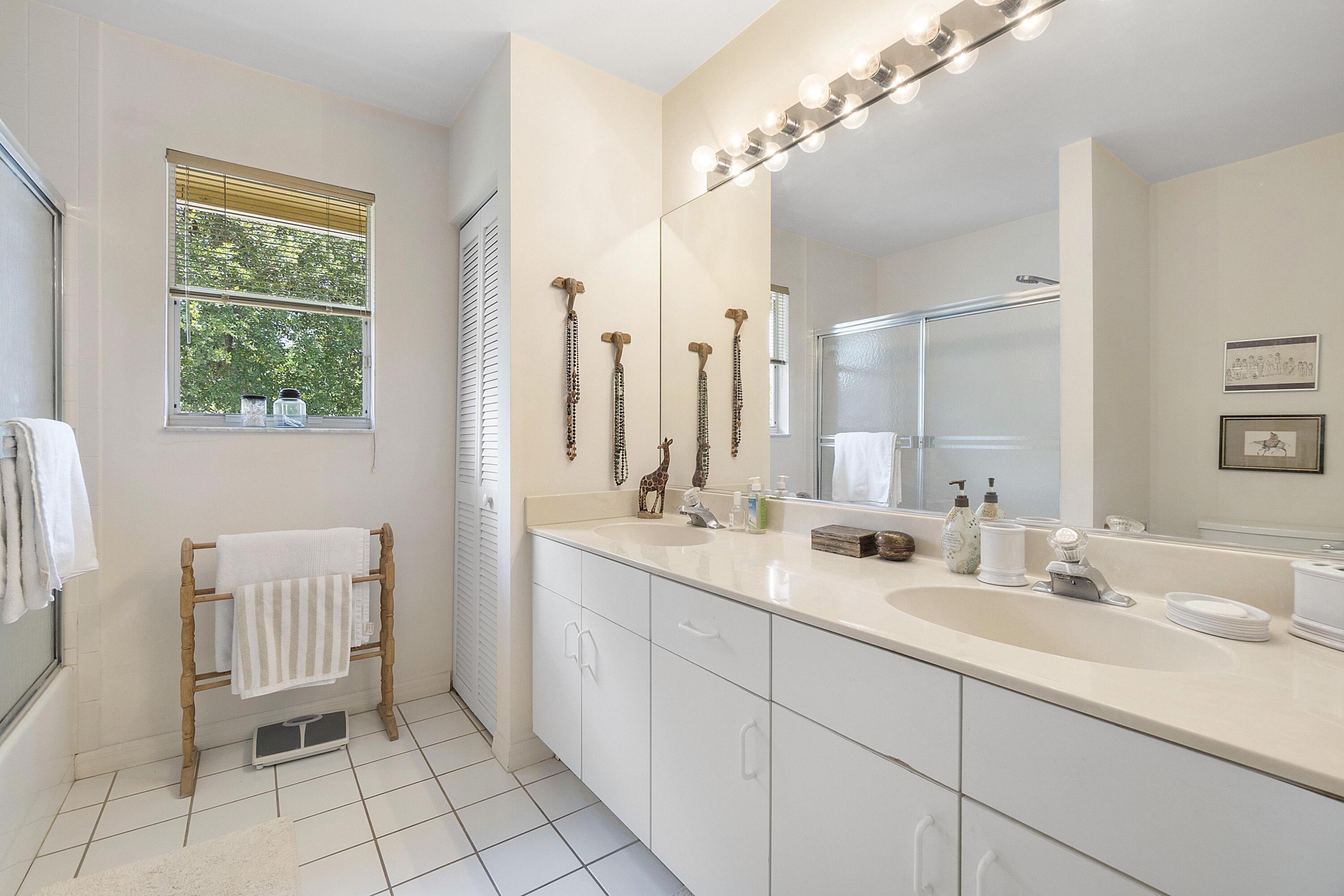 1401 Southwest 18th Street Boca Raton, FL 33486 - Photo 21 of 39 Bathroom 2