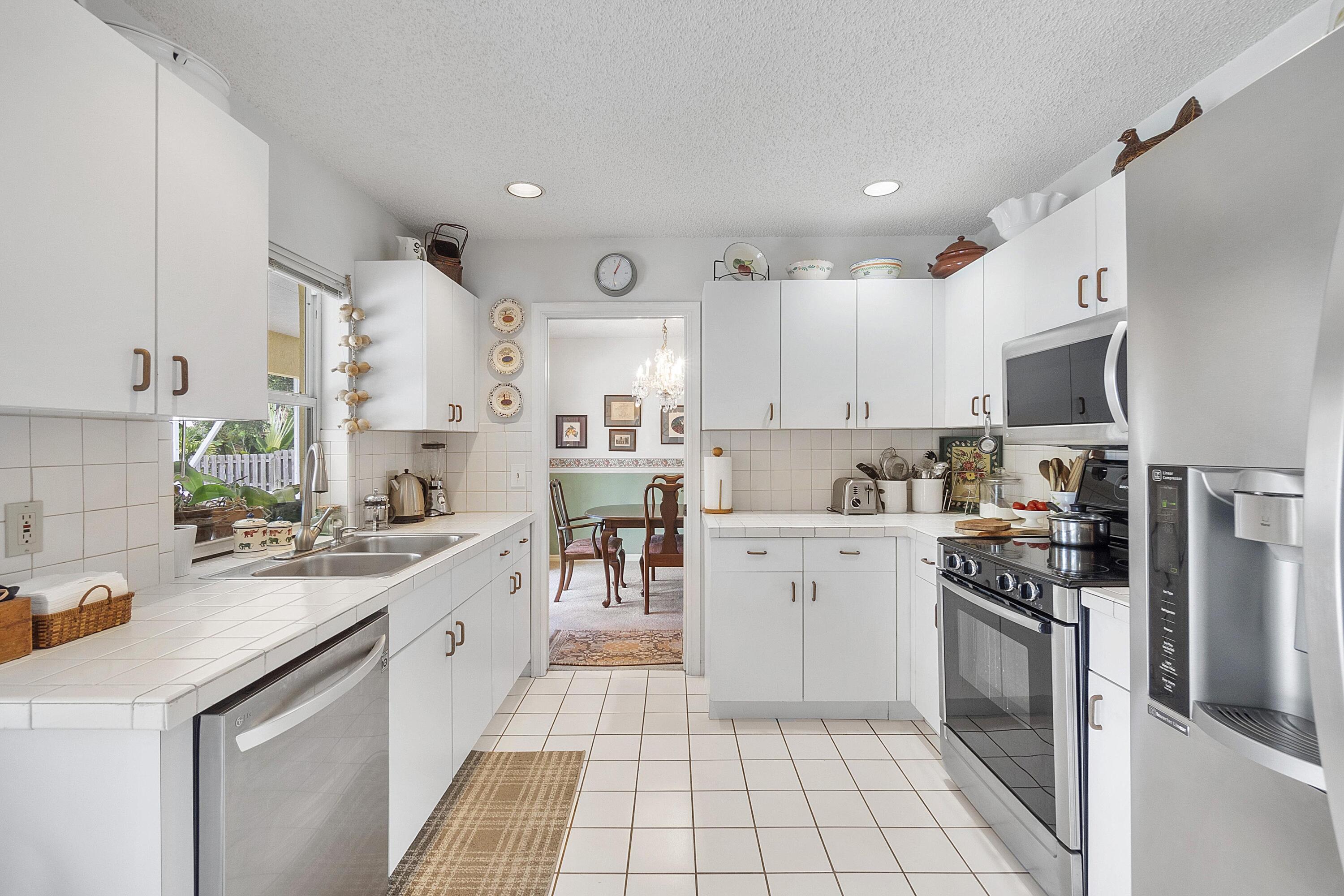 1401 Southwest 18th Street Boca Raton, FL 33486 - Photo 10 of 39 KItchen