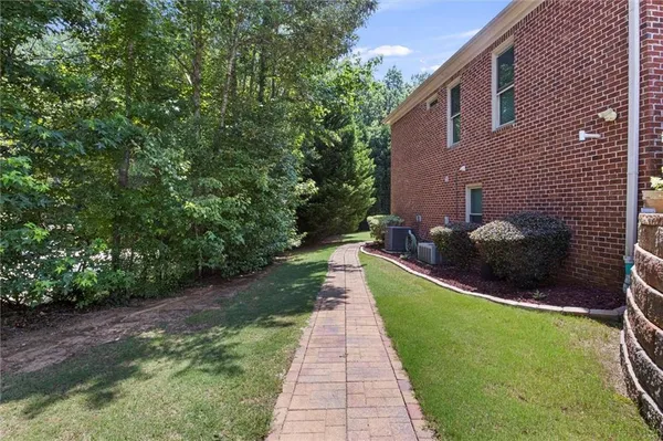 $1,900 | 2115 Julien Overlook, Unit 1, Conyers, GA 30012